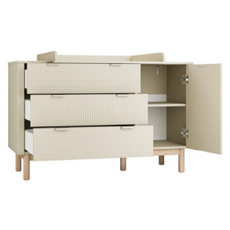 Kumode su 3 stalčiais ir 1 durimis (Stripe kolekcija) Kumode su 3 stalčiais ir 1 durimis (Stripe kolekcija)